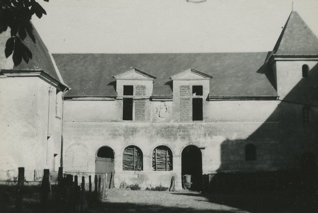 Manoir de Vaudésir : Aile nord, façade sud, vue partielle