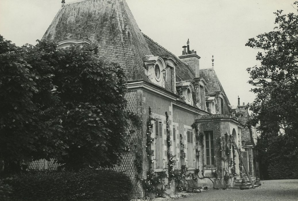 Manoir de La Bachellerie : Façade sud, vue générale