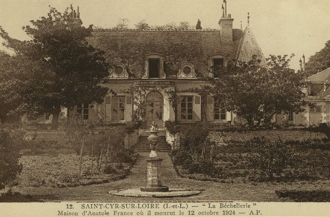 Manoir de La Bachellerie : Façade sud, vue générale