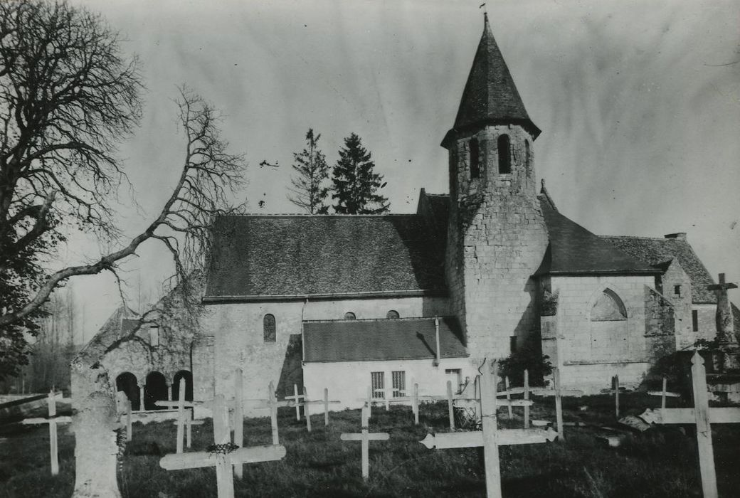 Eglise Saint-Jean-Baptiste : Façade latérale sud, vue générale