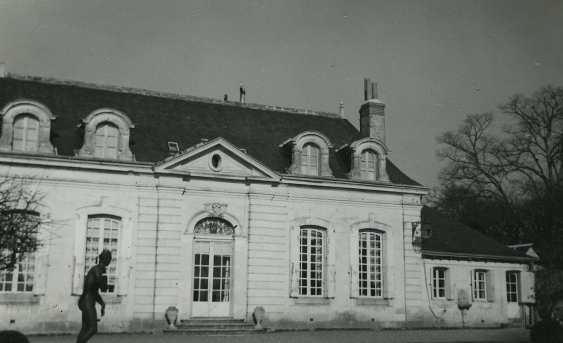 Manoir de La Gruette : Façade sud, vue partielle