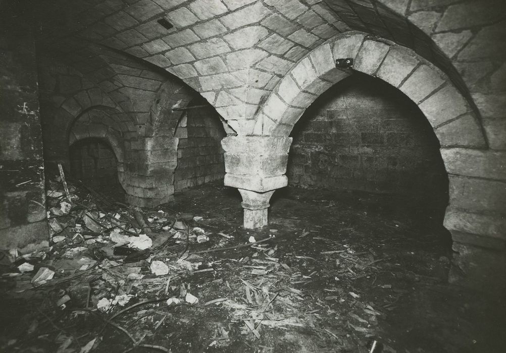 Tour Foubert (ou Fulbert) , ou Maison de la Tabagie : Caves, vue partielle