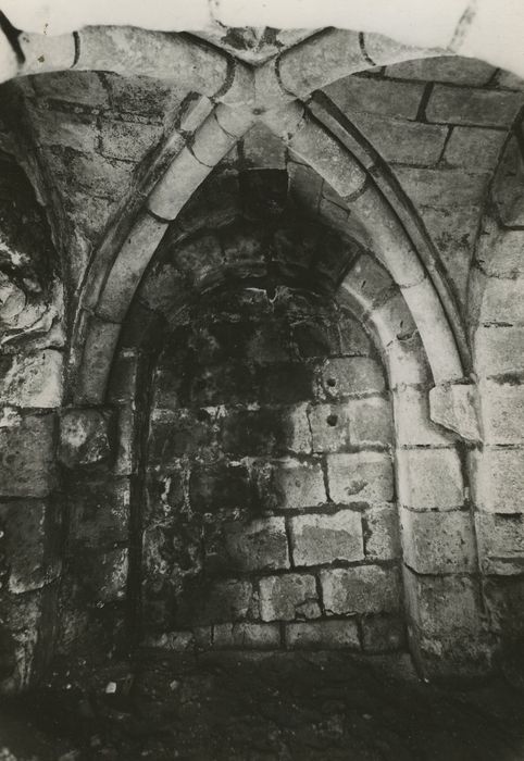 Tour Foubert (ou Fulbert) , ou Maison de la Tabagie : Caves, vue partielle