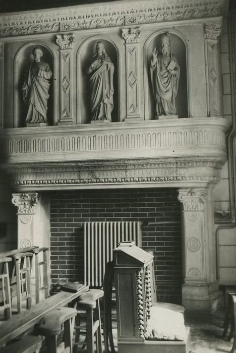 Hôtel : Cheminée monumentale, vue générale