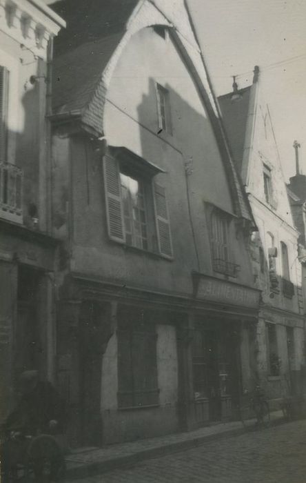 Maison : Façade sur rue, vue générale