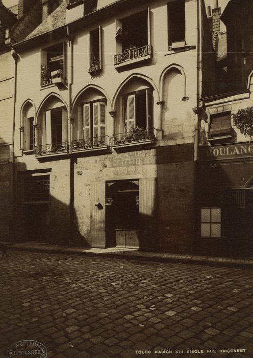 Maison : Façade sur rue, vue générale