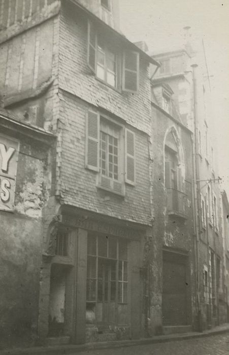 Maison : Façade sur rue, vue générale