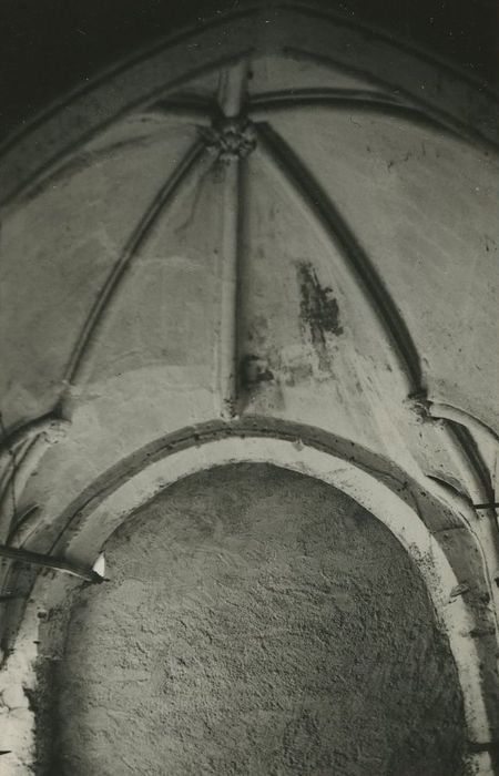 Ancienne église Sainte-Croix : Chapelle septentrionale, vue partielkle