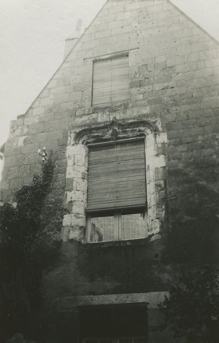 Maison située dans l'îlot Saint-Martin : Vue partielle de la façade