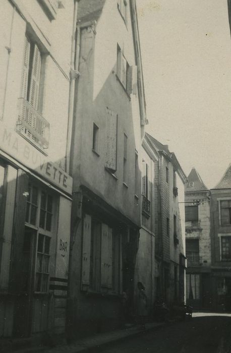 Maison : Façade sur rue, vue générale