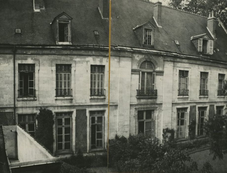 Hôtel Liébert-de-Nitray : Façade sud sur jardin, vue partielle