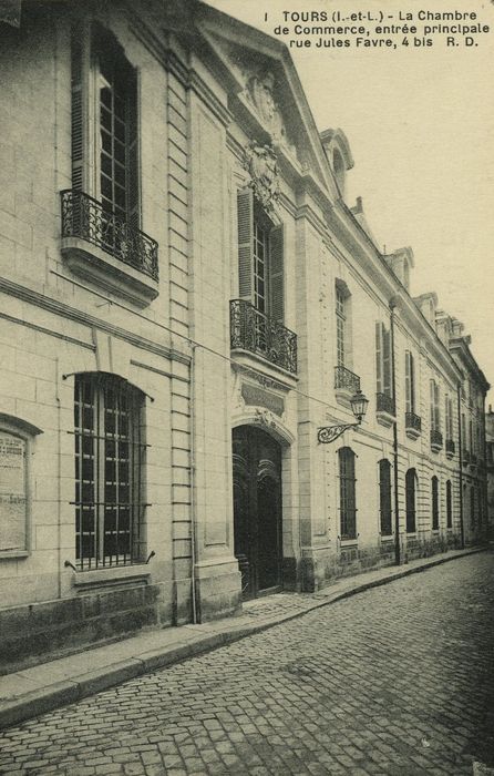 Chambre de Commerce : Façade sur rue, vue générale