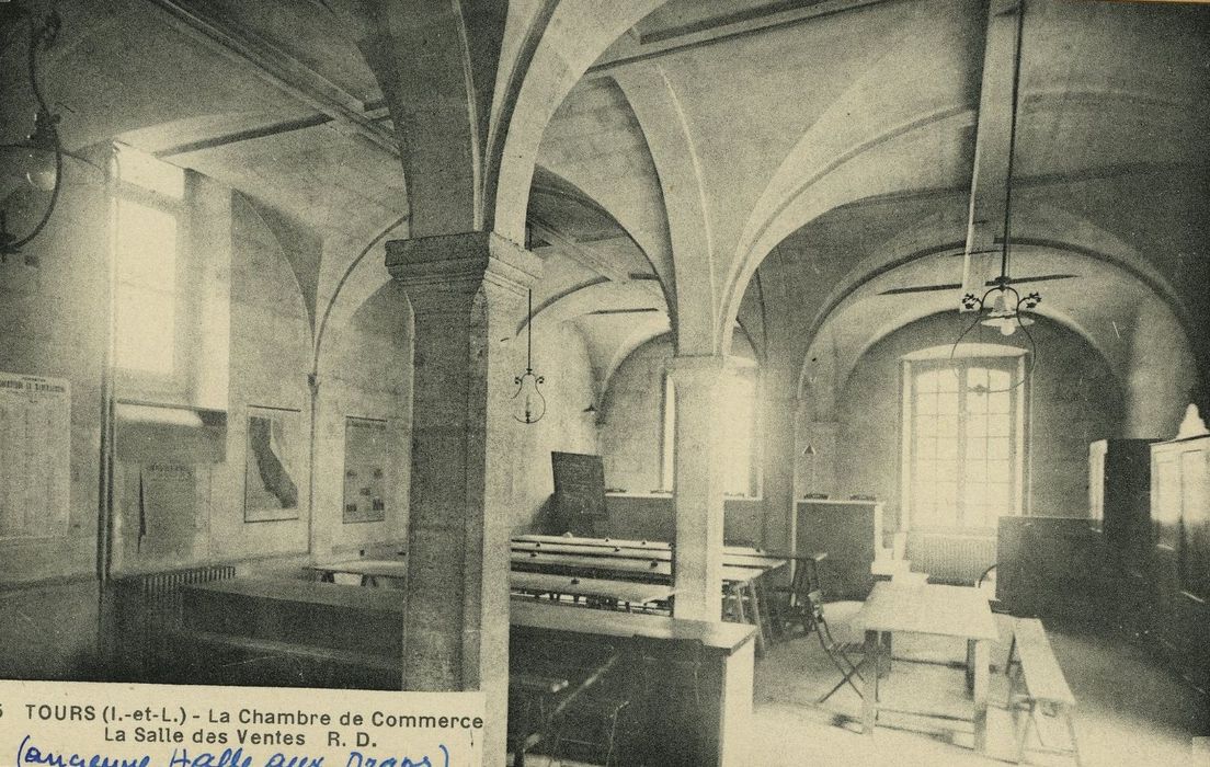 Chambre de Commerce : Salle des ventes, vue générale