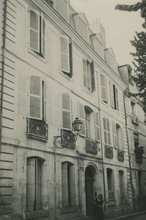 Hôtel : Façade sur rue, vue générale