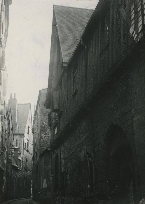 Ancienne maison canoniale de Saint-Pierre-le-Puellier : Façade sur cour, vue partielle