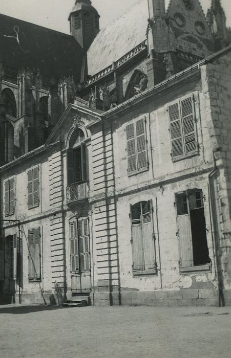 Ancienne maison canoniale de Saint-Gatien, dite du Curé de Tours : Façade est, vue générale