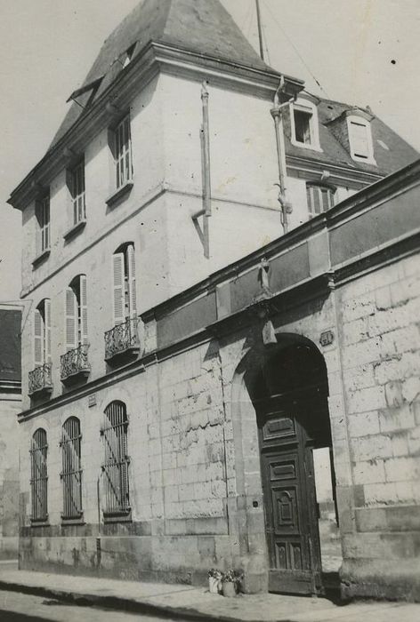 Hôtel : Façade sur rue, vue générale