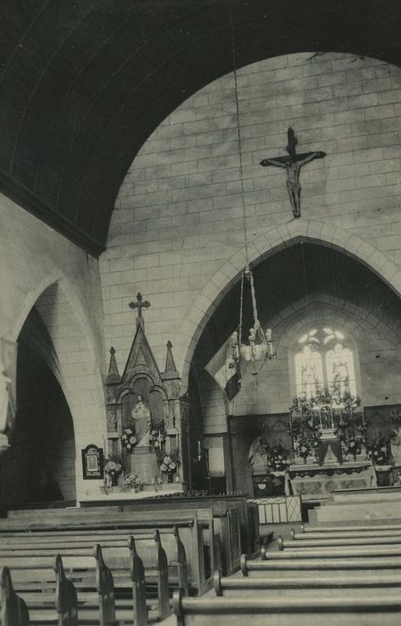 Eglise Saint-Antoine : Nef, vue partielle