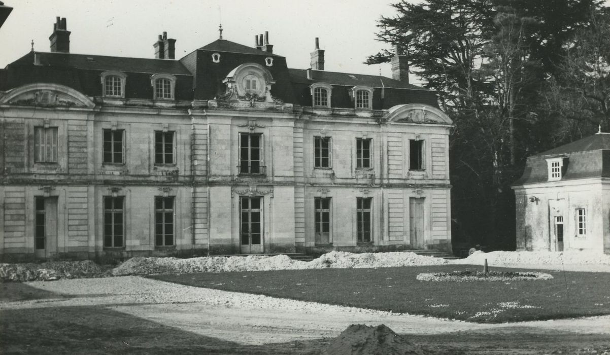 Château de Saint-Sénoch : Façade sud, vue générale