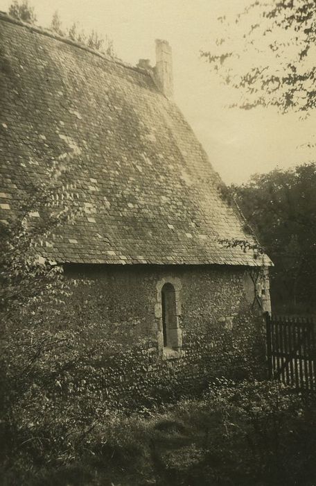 Ancienne chapelle Saint-Laurent : Façade latérale nord, vue partielle