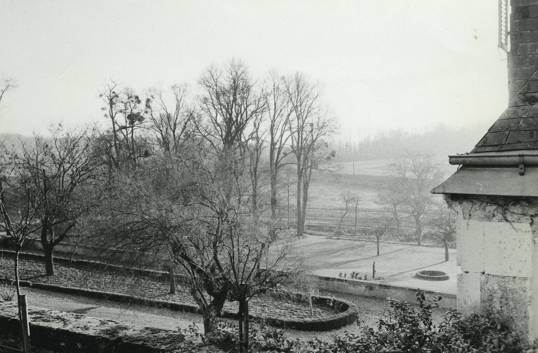 Manoir du Clos de Pouvray : Parc au Sud, vue partielle