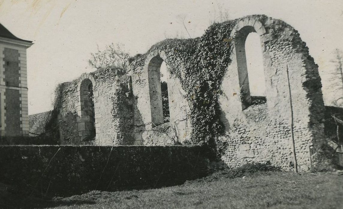 Abbaye de Gastines : Eglise abbatiale, collatéral sud, vue générale