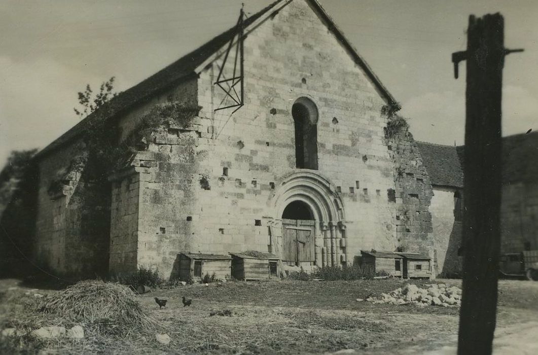 Prieuré Notre-Dame et Saint-Etienne de Villiers : Eglise, façade occidentale, vue générale