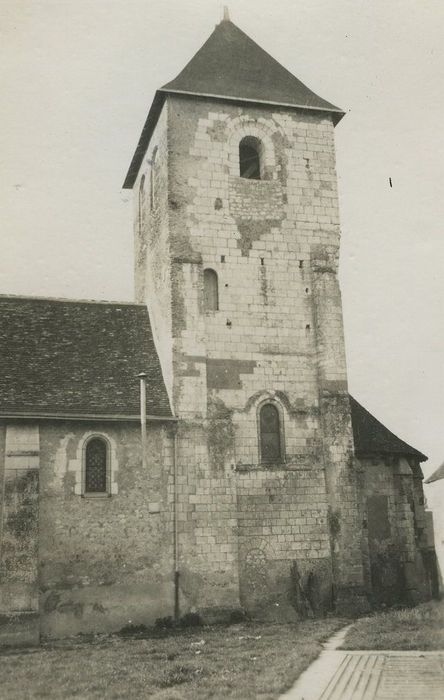 Eglise Saint-Pierre-es-Liens : Clocher, élévation sud, vue générale