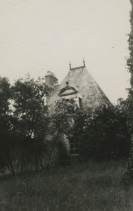 Manoir de la Coudraye : Pavillon nord-ouest, vue partielle