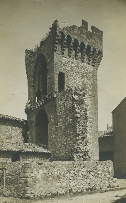 Remparts (anciens) : Tour, vue générale