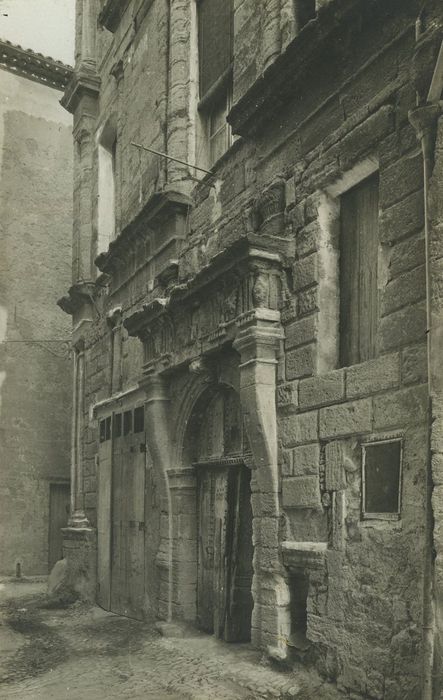 Maison de la Reine Jeanne : Façade sur rue, vue partielle