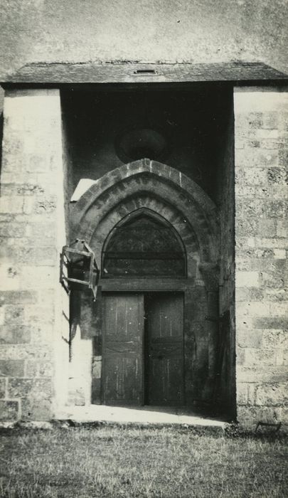 Eglise Saint-Pierre et Saint-Paul : Portail ouest, vuegénérale