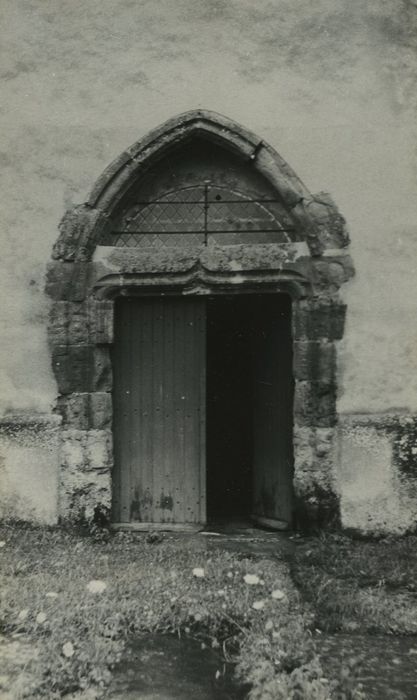 Eglise Saint-Hilaire : Portail occidental, vue générale