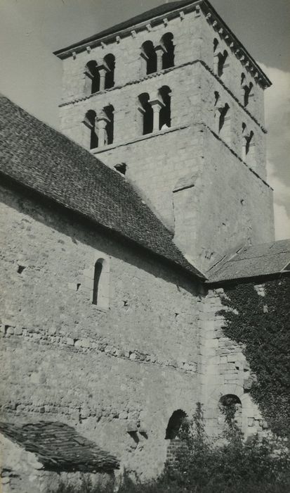 Eglise Saint-Laurent (ancienne) : Clocher, façades sud et ouest, vue générale