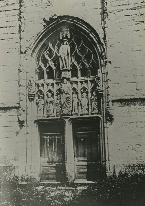 Eglise Saint-Hilaire : Portail occidental, vue générale