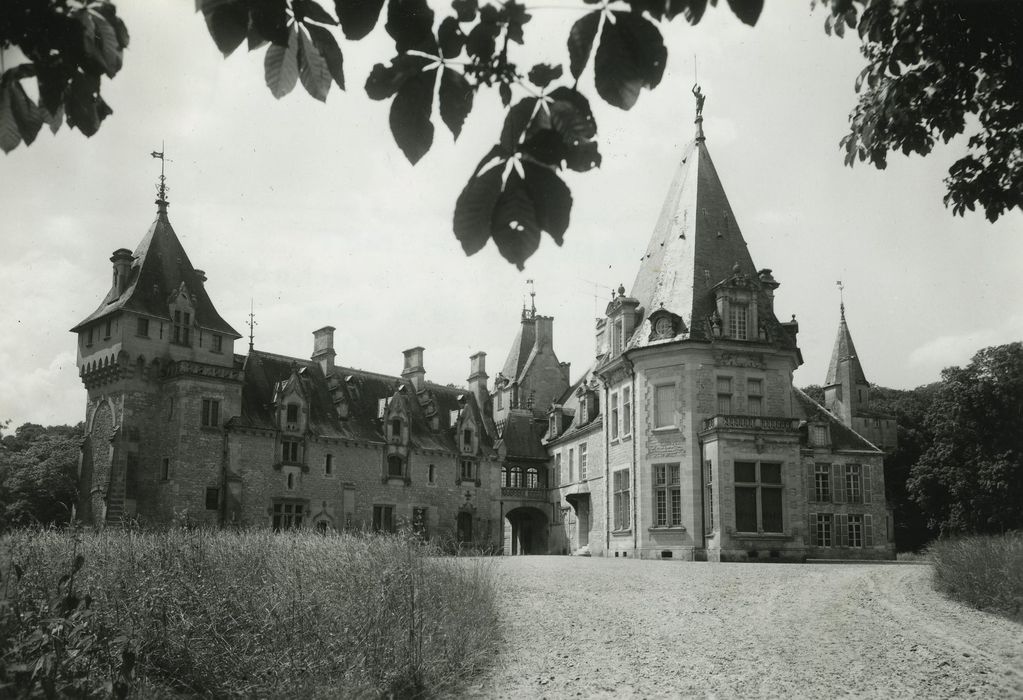 Château de Prye : Ensemble est, vue générale