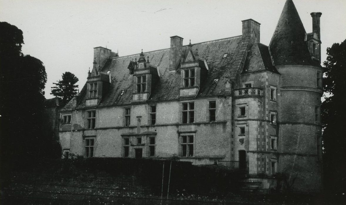 Château de la Motte-Farchat : Ensemble sud, vue générale