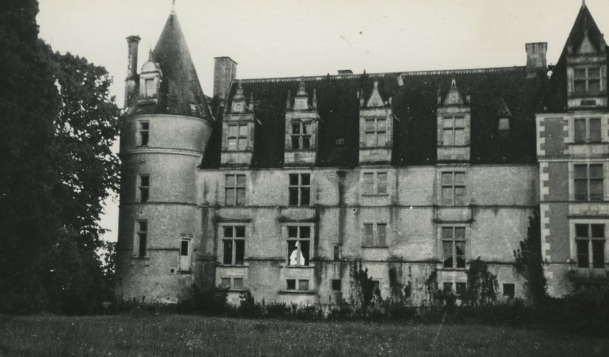 Château de la Motte-Farchat : Ensemble est, vue partielle