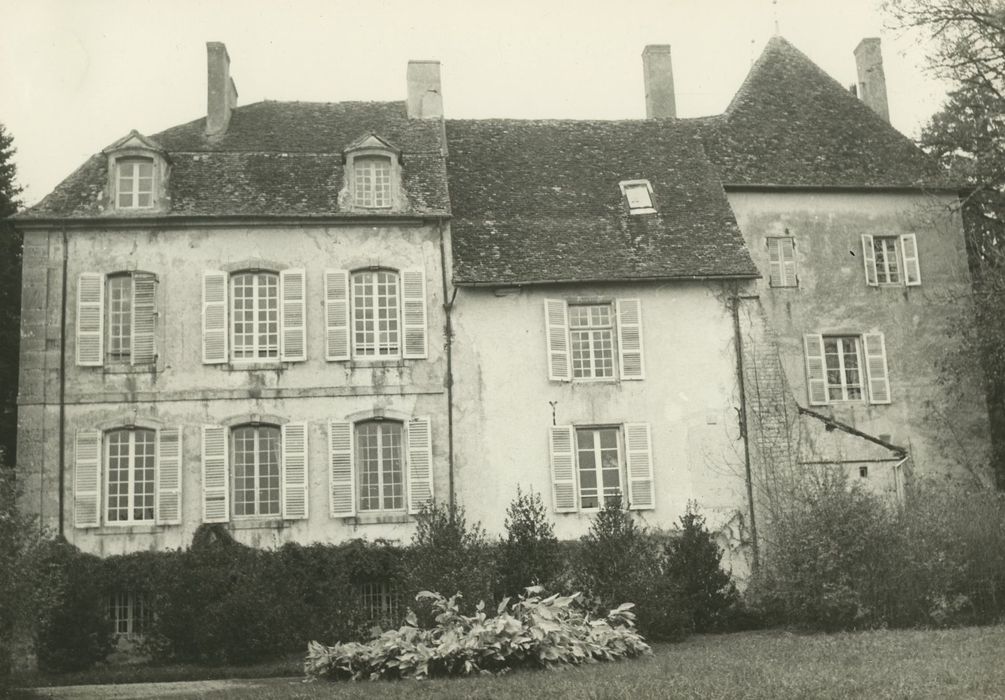 Château de Marry : Façade ouest, vue générale