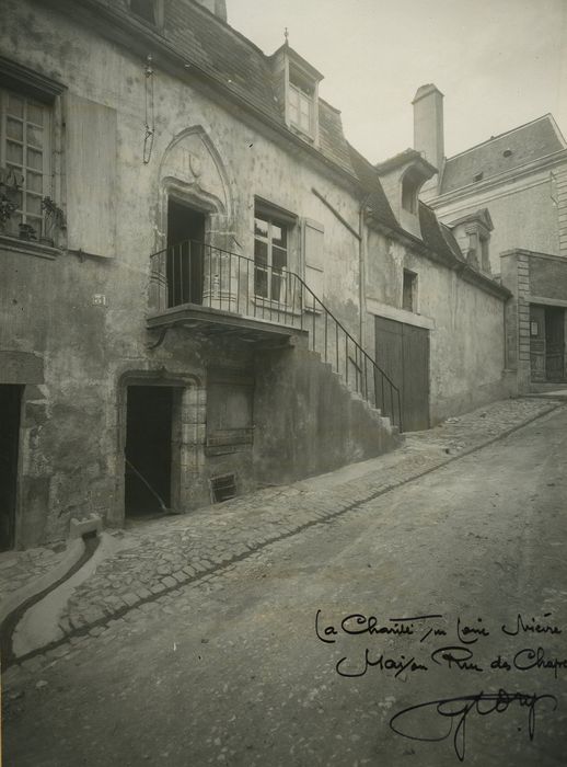 Hôpital (ancien) : Façade sur rue, vue générale