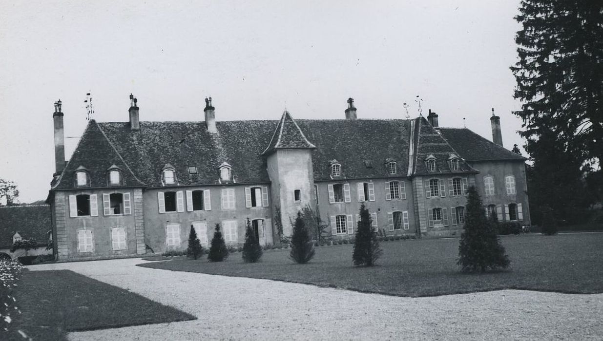 Château de Saint-Léger : Ensemble ouest, vue générale