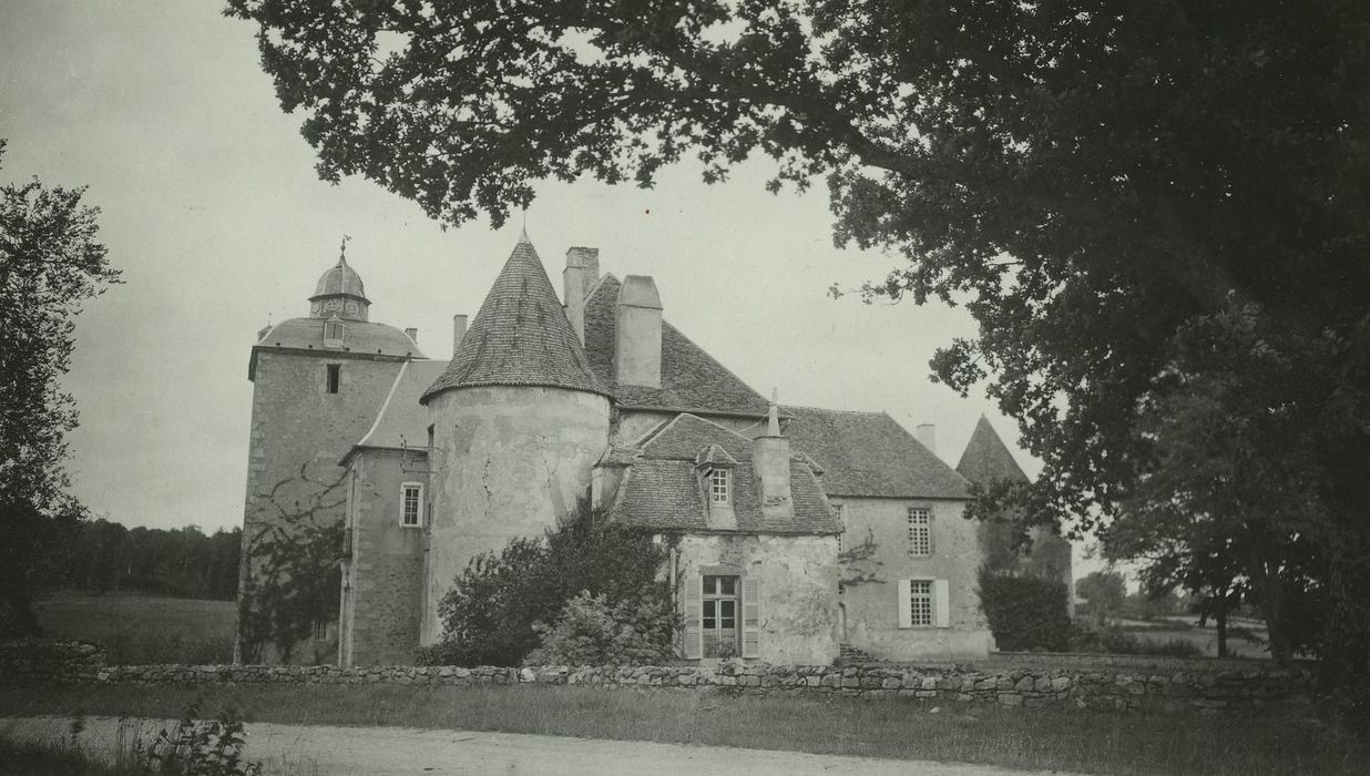 Château de Vésigneux : Ensemble sud-est, vue générale