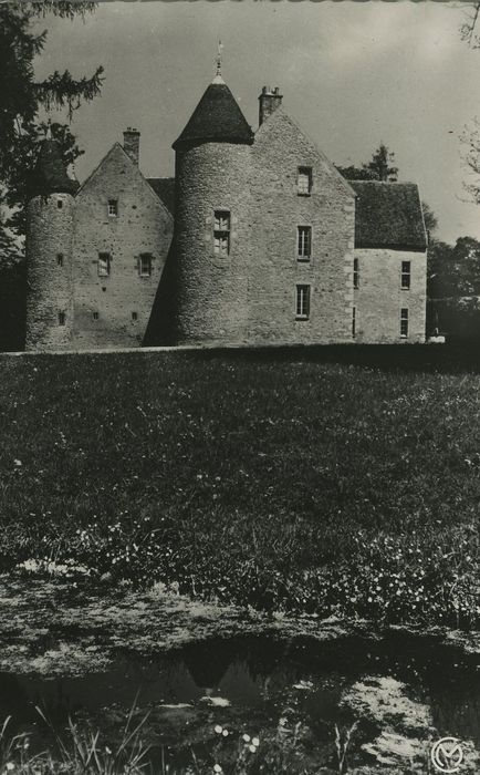 Château de Besne : Façade sud, vue générale