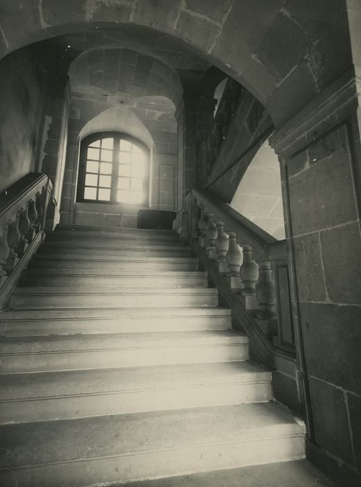 Château des Bordes : Escalier monumental, vue partielle