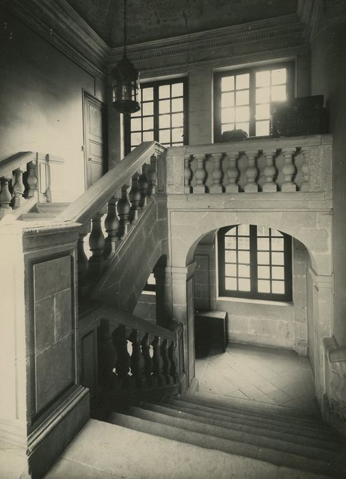 Château des Bordes : Escalier monumental, vue partielle