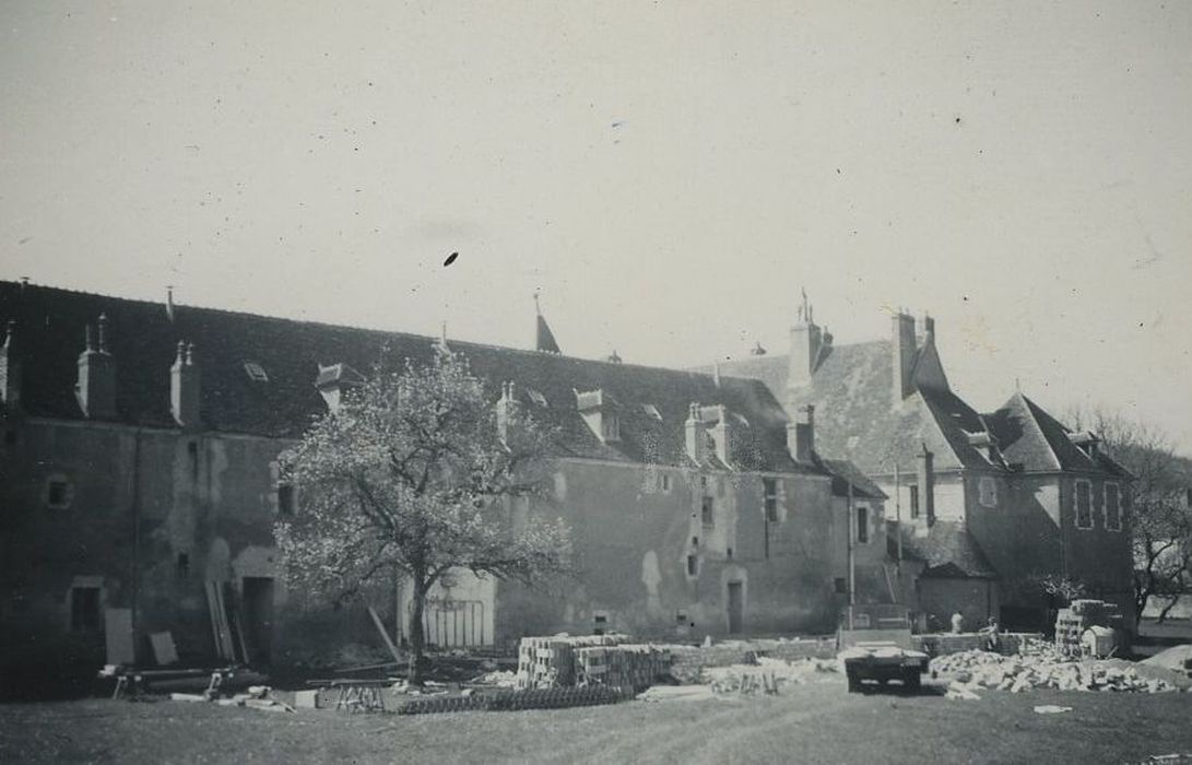 Château des Evêques d'Auxerre : Ensemble est, vue générale