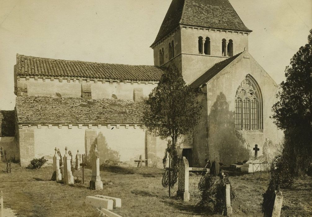 Eglise Saint-Martin : Façade latérale sud, vue générale