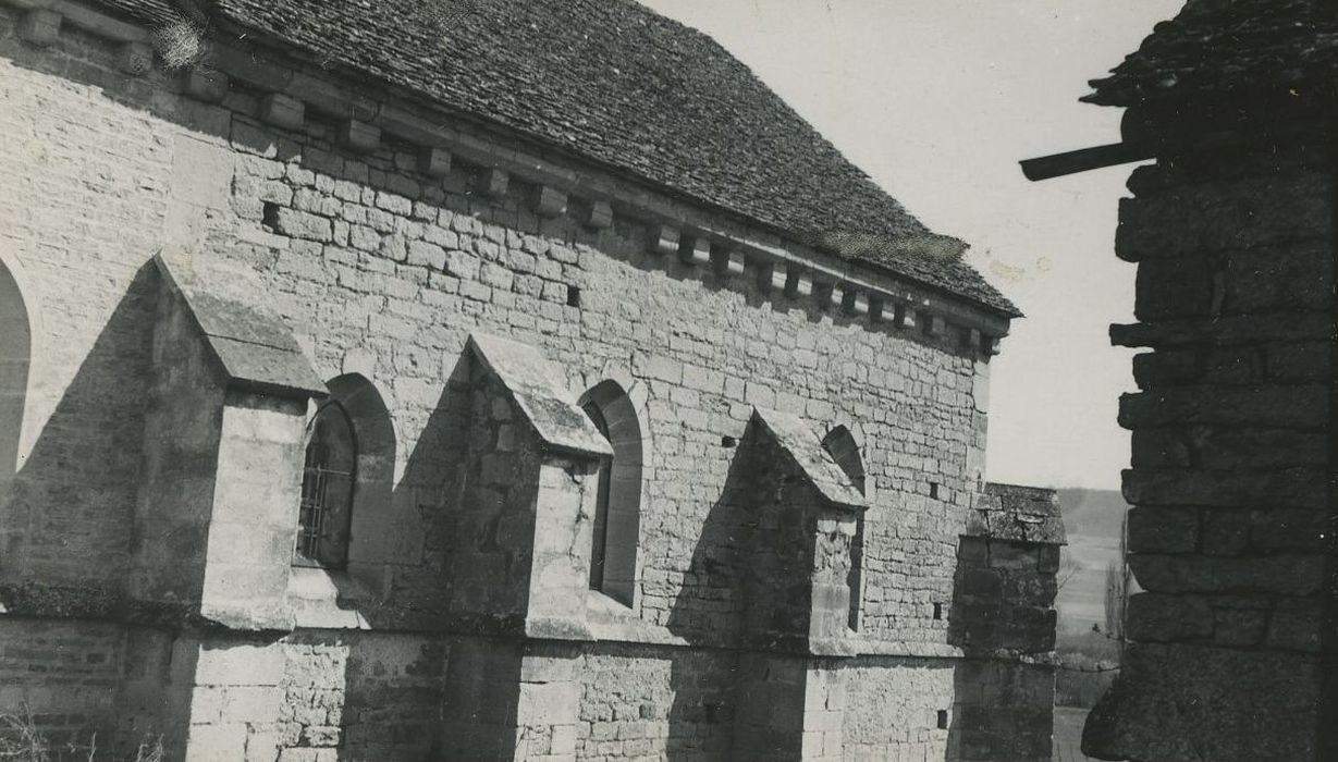 Eglise Saint-Nicolas : Façade latérale sud, vue partielle