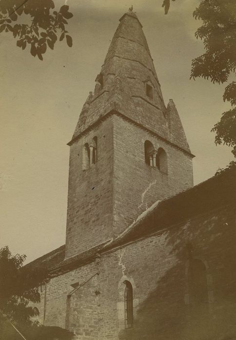 Eglise Saint-Martin : Clocher, élévations nord et ouest, vue générale