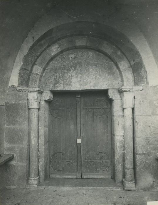 Eglise Saint-Martin : Portail occidental, vue générale